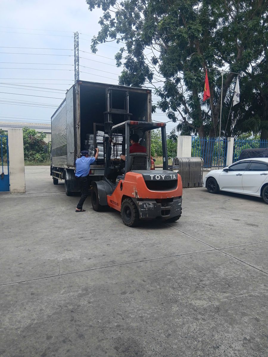 Đội xe tải chuyển hàng hóa Tân Uyên uy tín chuyên nghiệp Minh Mẫn
