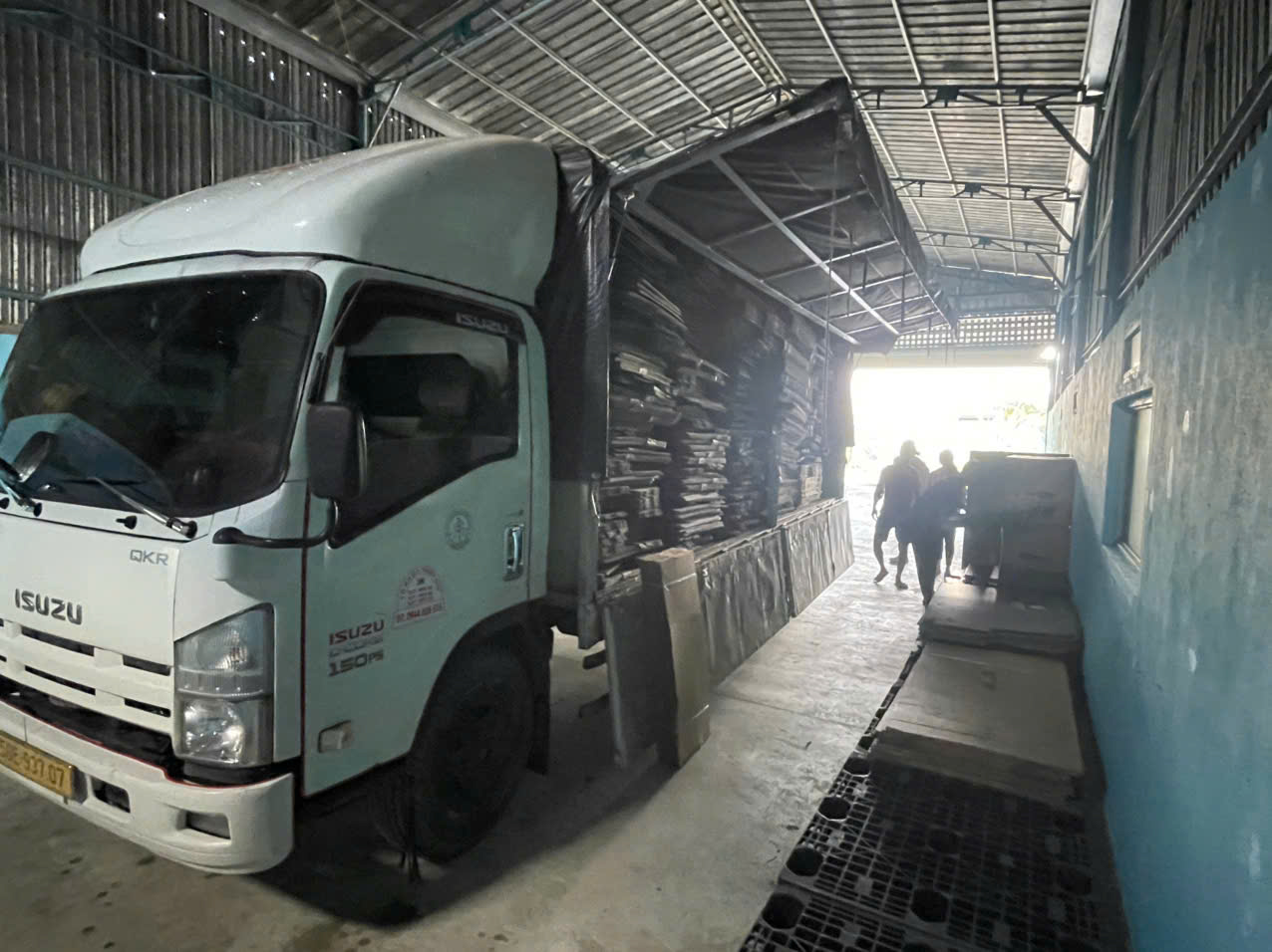 Dịch vụ bốc xếp chuyển hàng hóa tận nơi tại Thuận An Bình Dương