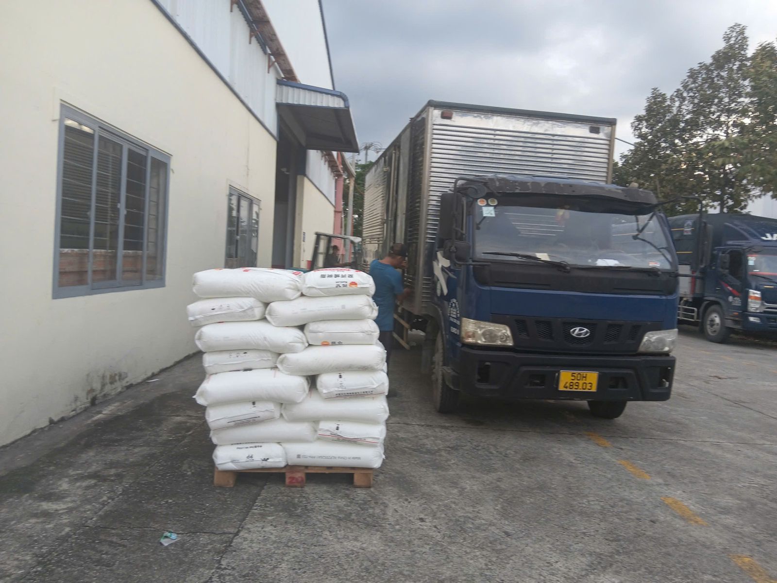 Khảo sát quy cách hàng hóa trước khi sử dụng dịch vụ chuyển hàng Minh Mẫn