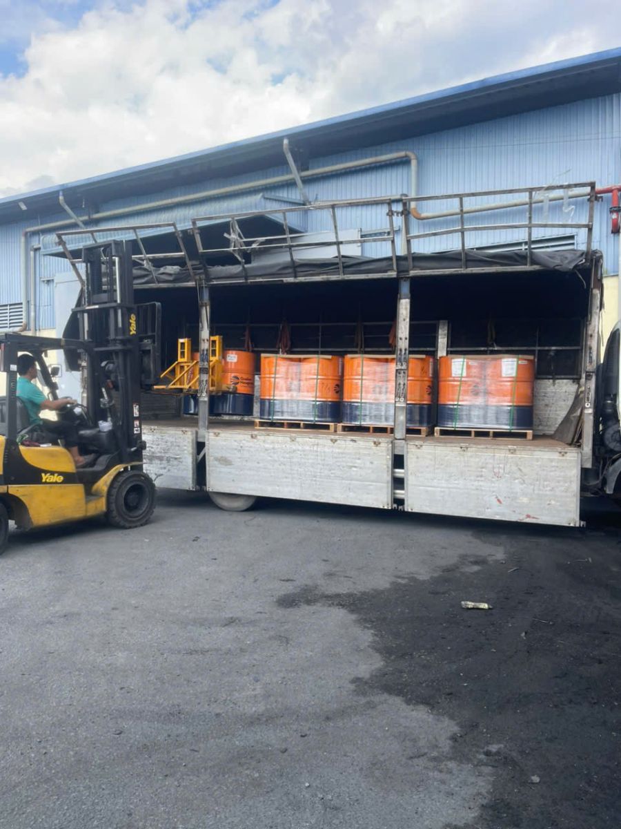 Xe tải chạy tuyến dịch vụ vận chuyển hàng hóa Bình Dương an toàn