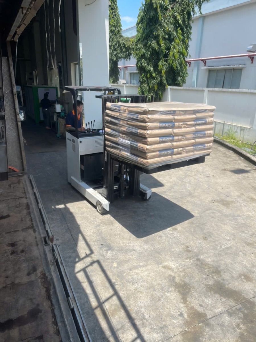 Bốc xếp gia cố an toàn trong quy trình vận chuyển hàng hóa khu vực Bình Dương