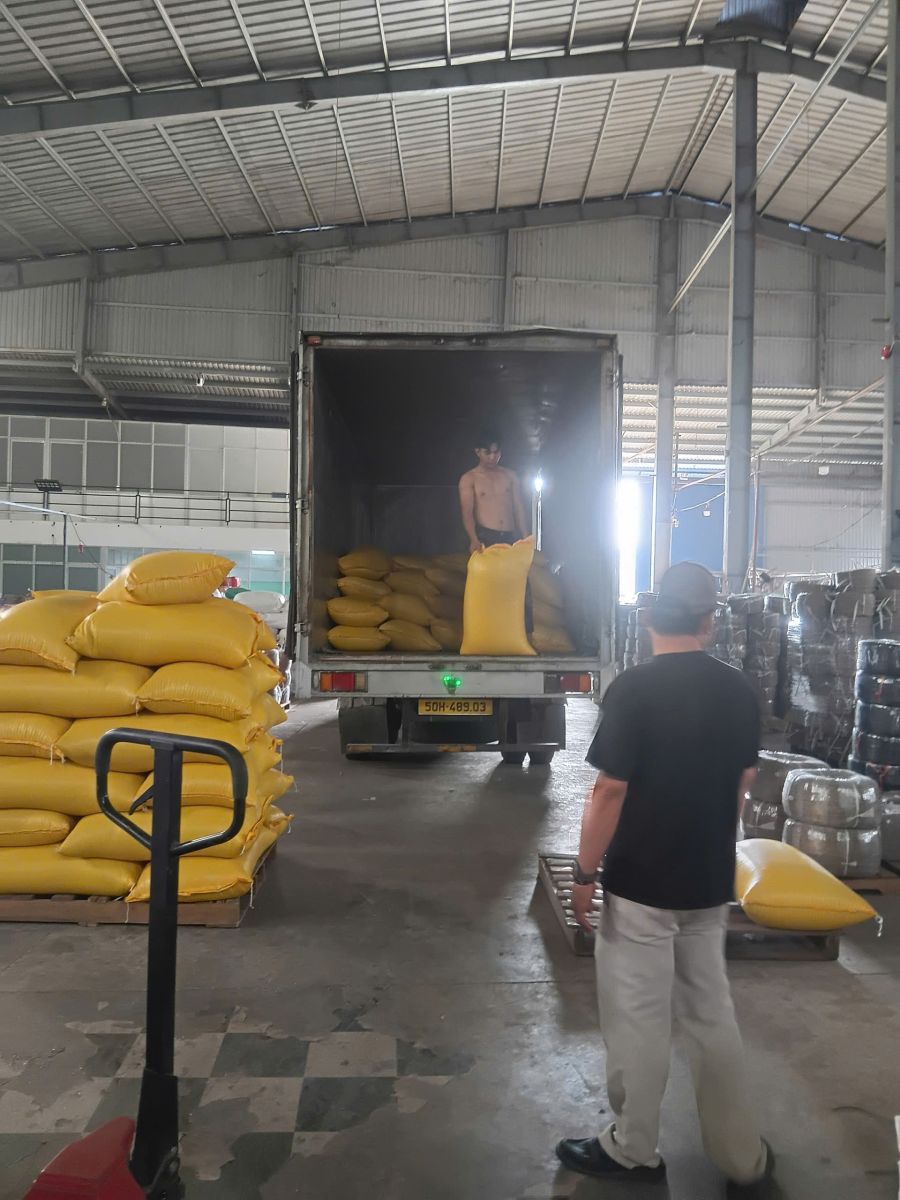 Xe tải vận chuyển hàng hóa thực phẩm tại Bình Dương giao nhanh trong ngày