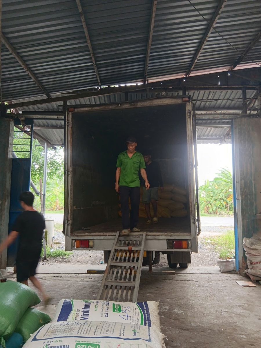Dịch vụ bốc xếp xếp dỡ kiện chuyển hàng hóa thực phẩm tại Bình Dương