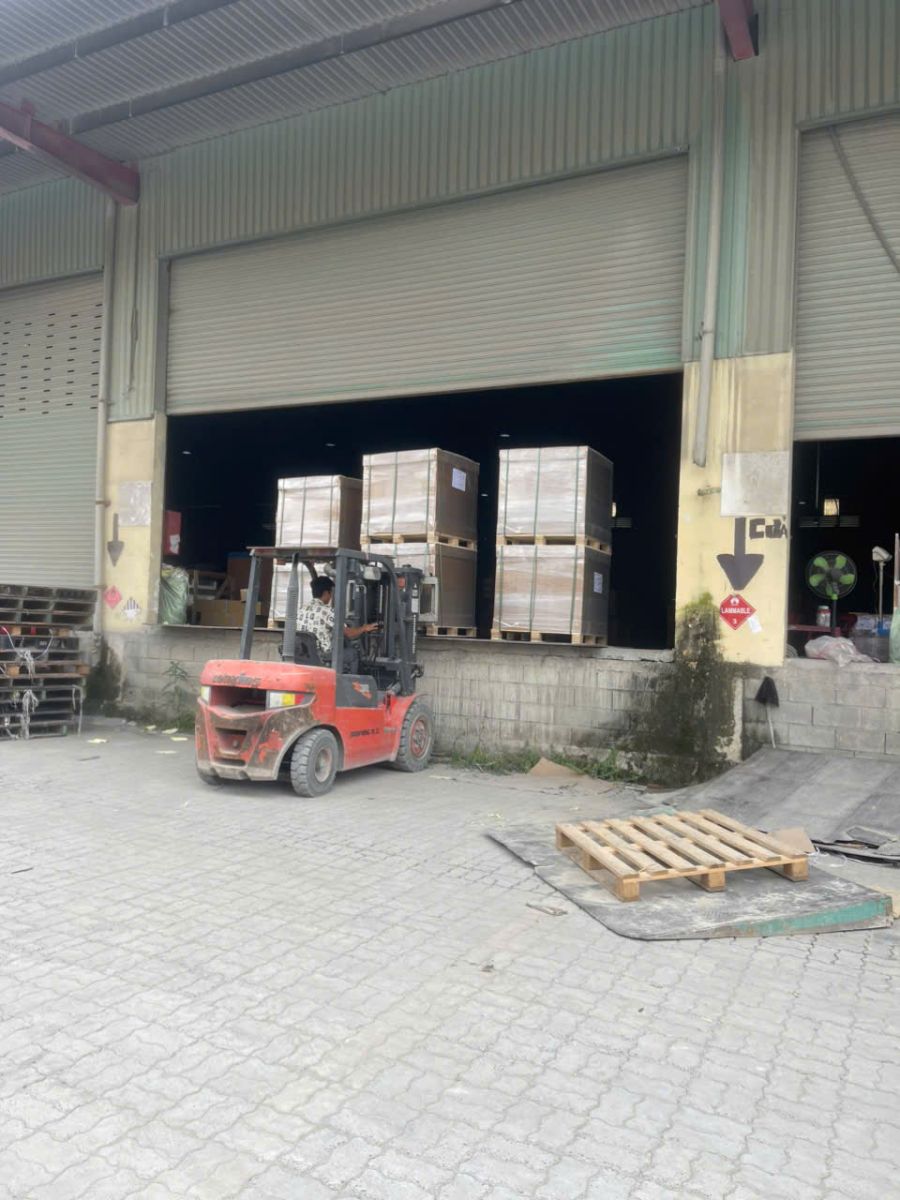 Xe tải vận chuyển hàng hóa tại Bình Dương di chuyển đường dài an toàn