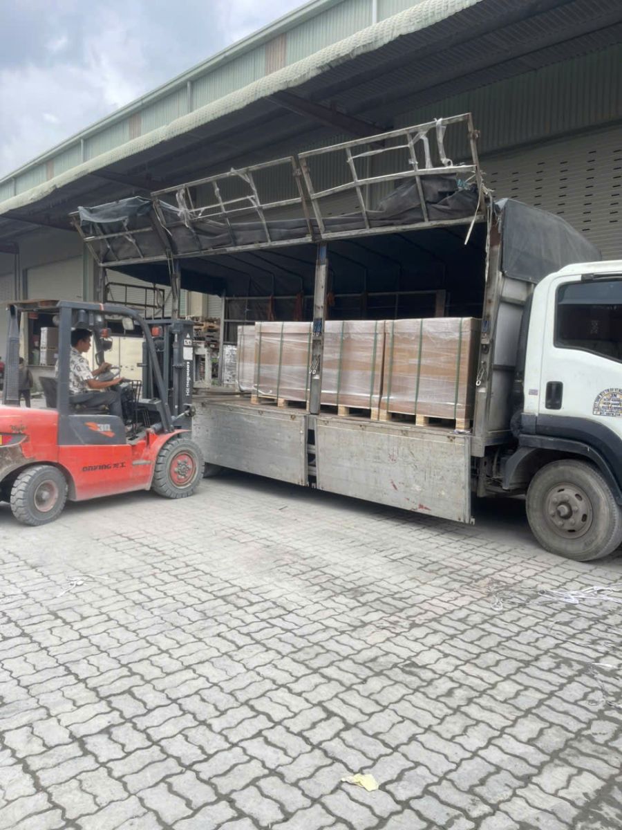 Kho bãi dịch vụ chuyển hàng hóa tại Bình Dương hiện đại rộng rãi