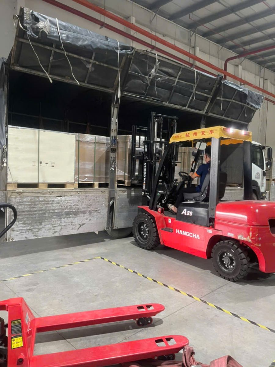 Dịch vụ bốc xếp xếp dỡ kiện hàng chuyên nghiệp tại các KCN Bình Dương