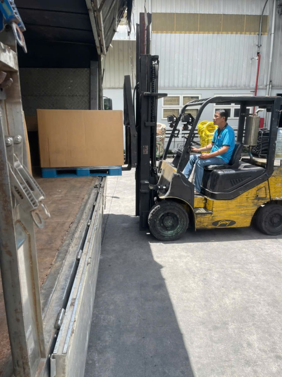Đội xe tải chuyển hàng hóa nội tỉnh Bình Dương siêu tốc Minh Mẫn