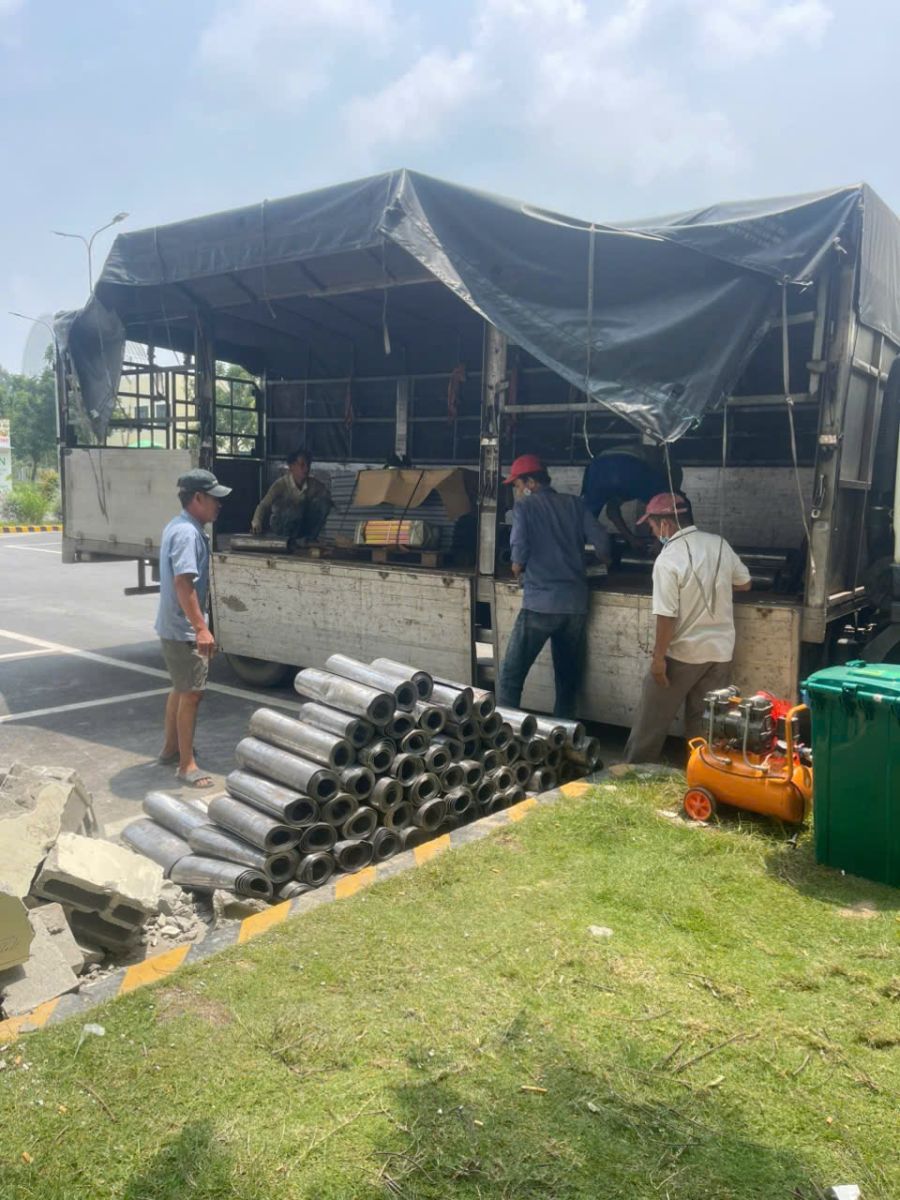 Đội xe tải dịch vụ chuyển hàng toàn quốc đường dài an toàn Minh Mẫn