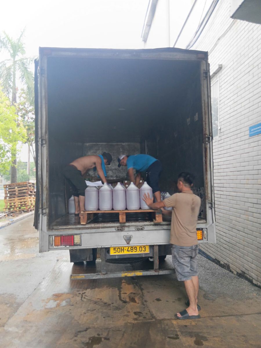 Xe tải thuộc dịch vụ vận chuyển lưu thông an toàn tuyến Bình Dương đi Đồng Nai