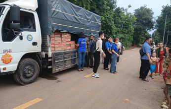 Minh Mẫn Trao Quà Cho Học Sinh Khó Khăn Tại Phú Giáo, Bình Dương